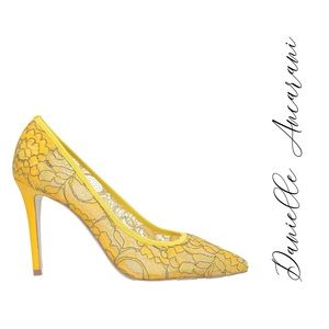 NWOT Daniele Anacarni Lace Pump Sz 8.5